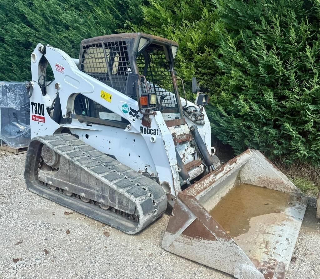 Bobcat T 300 لوادر صغيرة