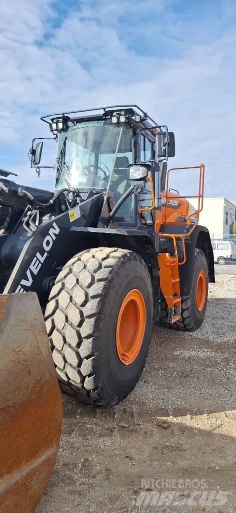 Doosan DL 320-7 لوادر بعجل