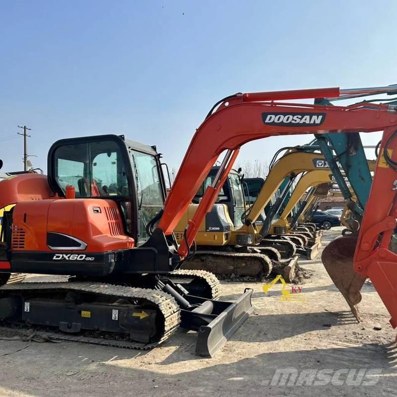 Doosan DX 60-9 C حفارات زحافة
