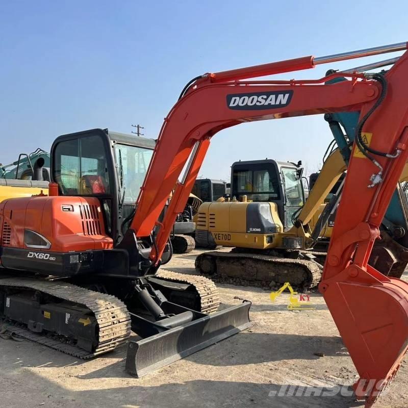 Doosan DX 60-9 C حفارات زحافة