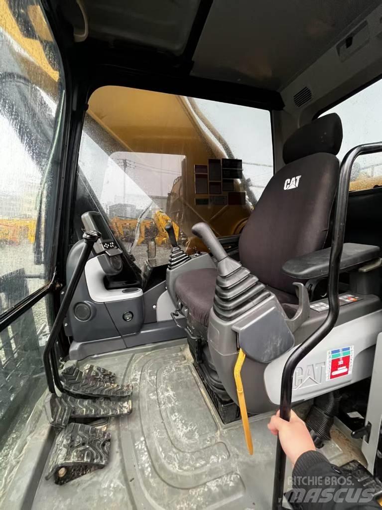 CAT 349 D2 حفارات زحافة