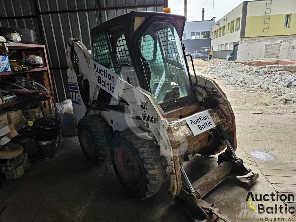 Bobcat 773 لوادر انزلاقية التوجيه