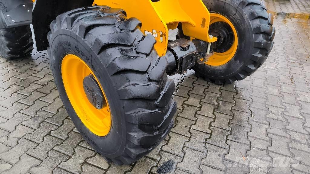 JCB 406 لوادر بعجل