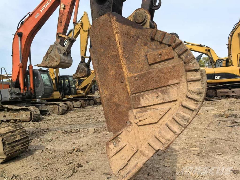 CAT 320C حفارات زحافة