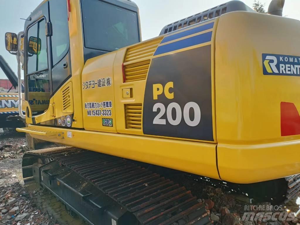 Komatsu PC 200 حفارات زحافة