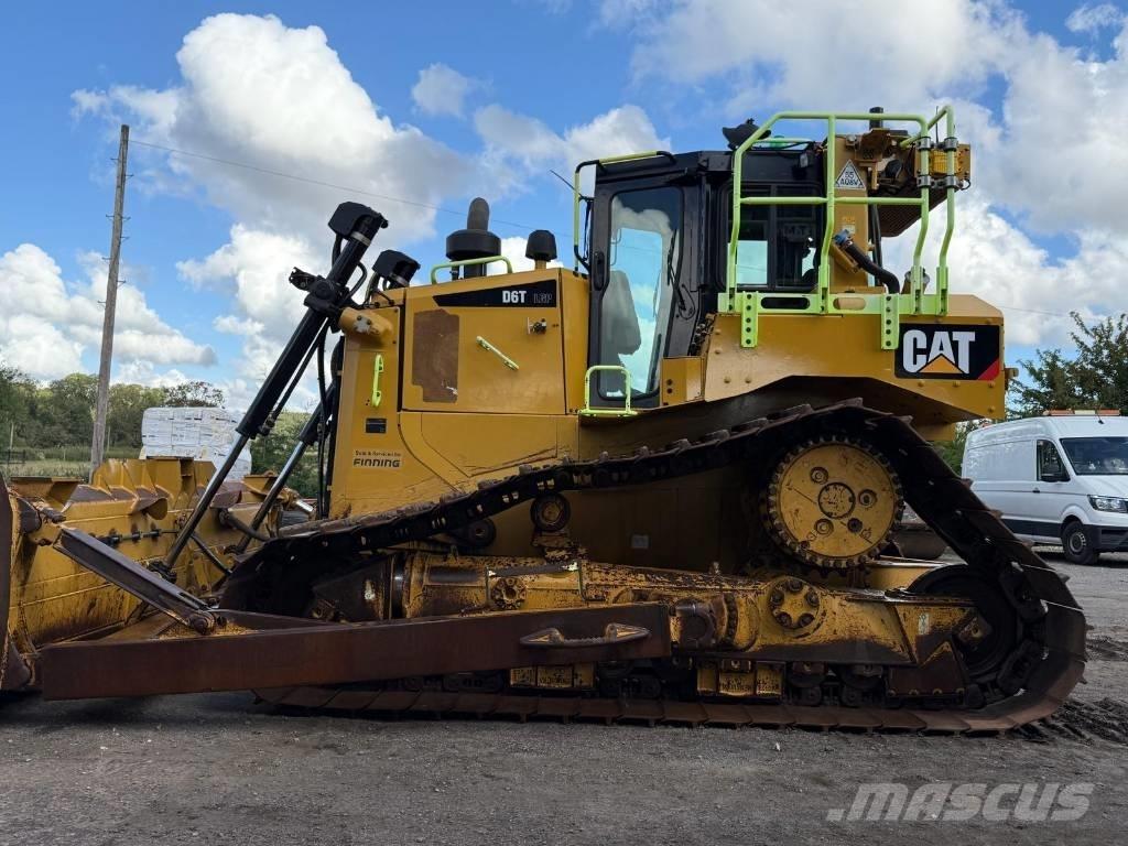 CAT D 6 T LGP بلدوزرات مجنزرة