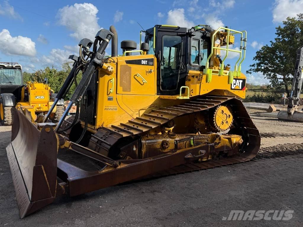 CAT D 6 T LGP بلدوزرات مجنزرة