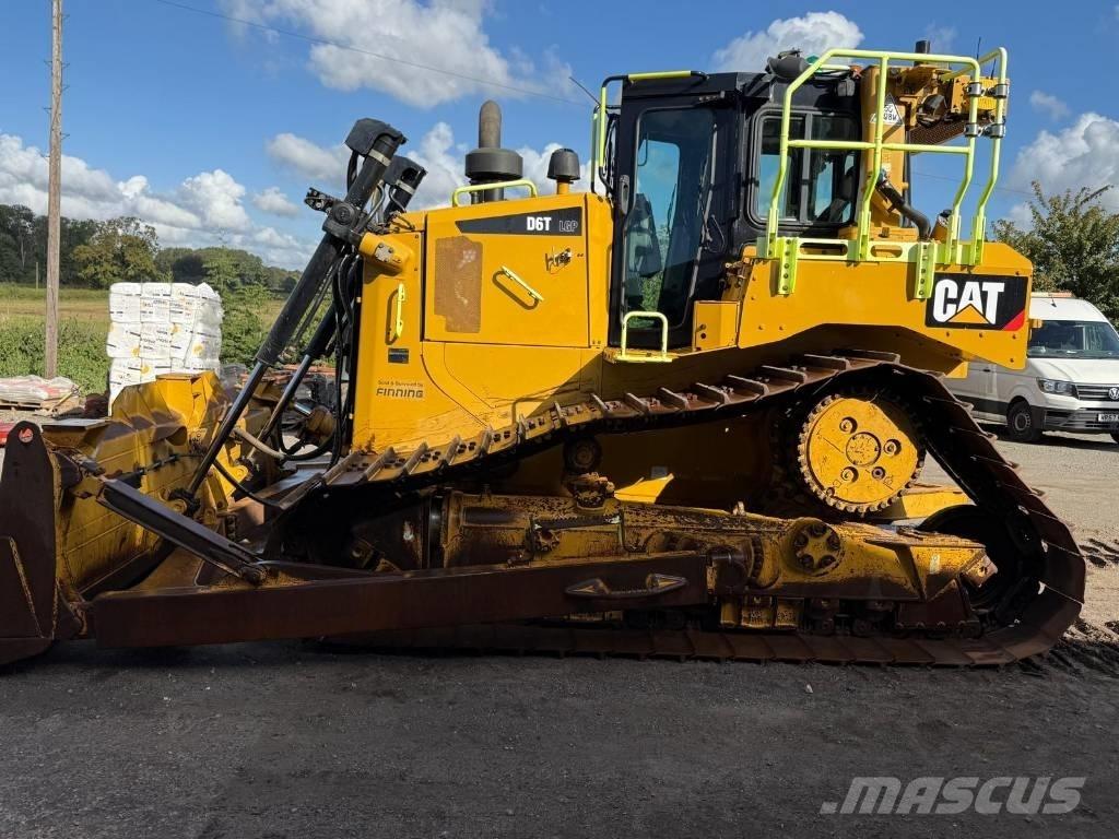 CAT D 6 T LGP بلدوزرات مجنزرة