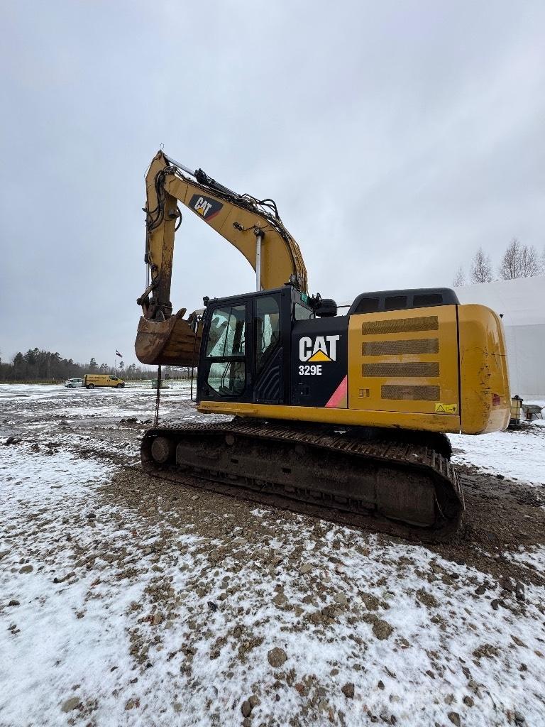 CAT 329 EL حفارات زحافة