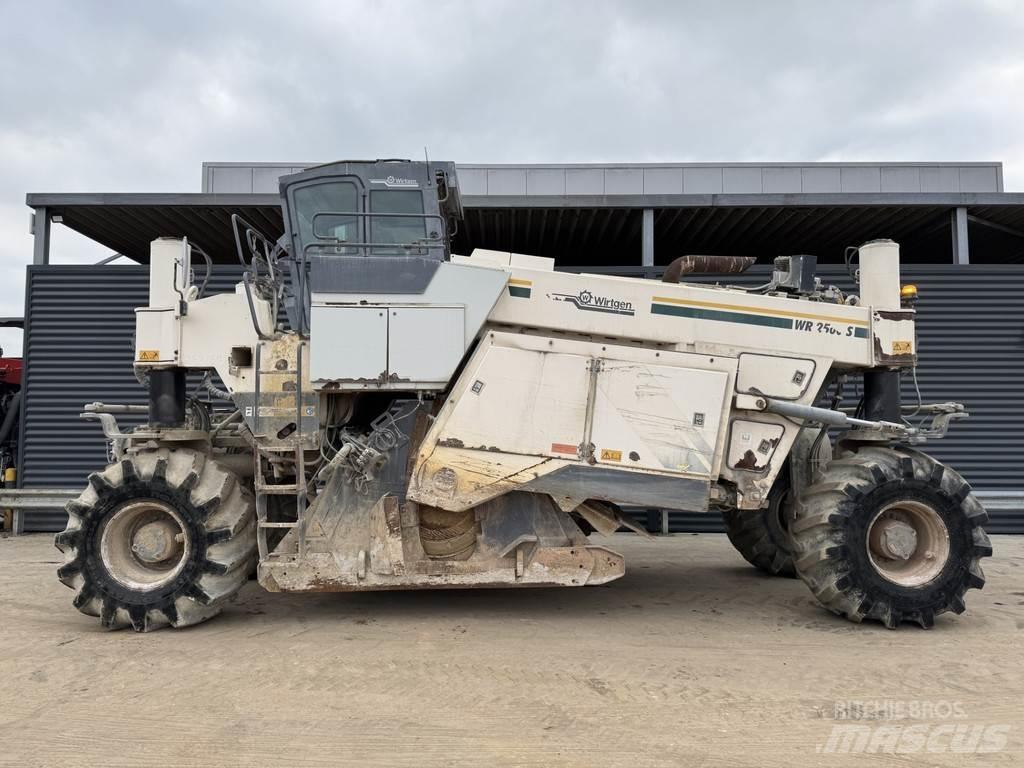 Wirtgen WR 2500S معدات إعادة تدوير الأسفلت