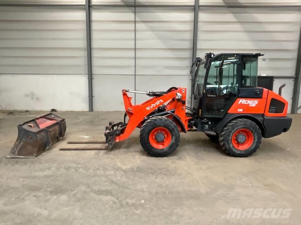 Kubota R 065 لوادر بعجل