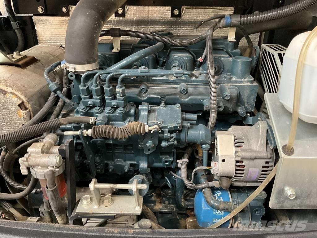 Kubota R 065 لوادر بعجل