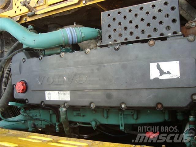 Volvo EC 460 B LC حفارات زحافة