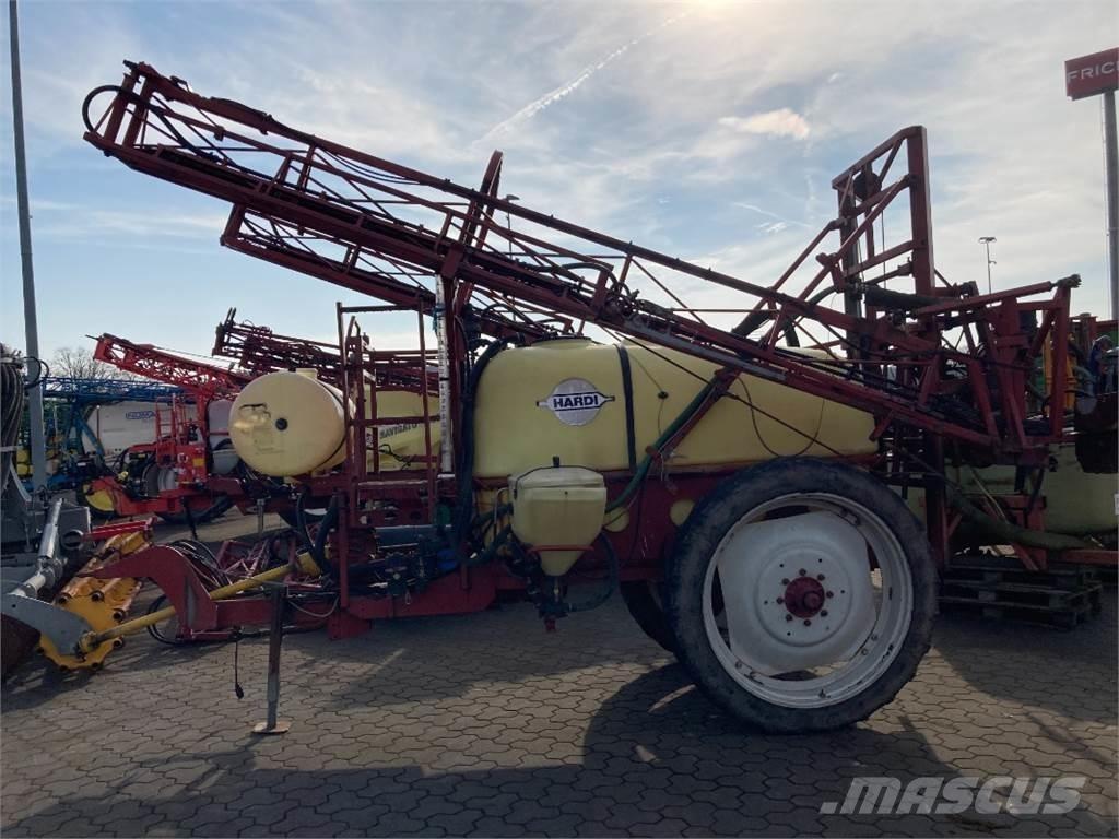 Hardi TZY 2400 الرشاشات