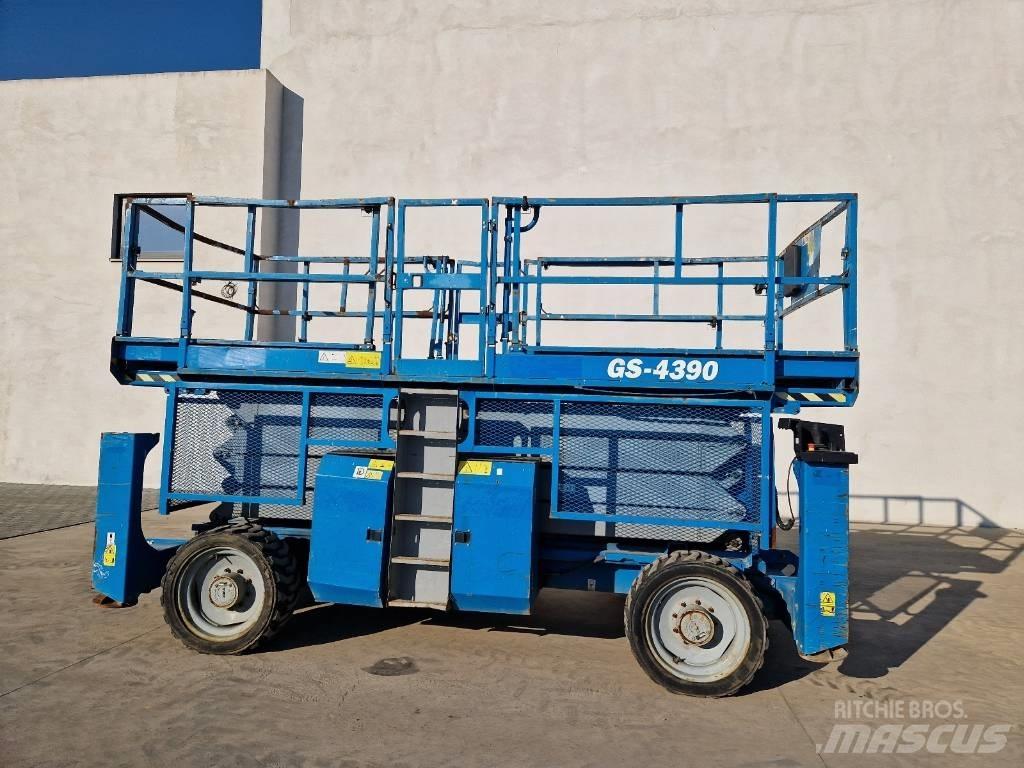 Genie GS 4390 R380 رافعات مقصية الشكل