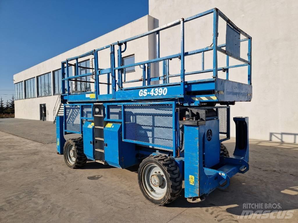 Genie GS 4390 R380 رافعات مقصية الشكل