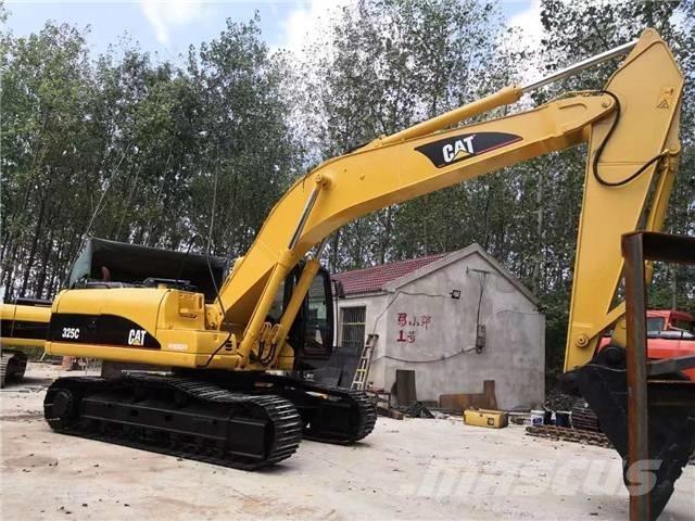 CAT 325C حفارات زحافة