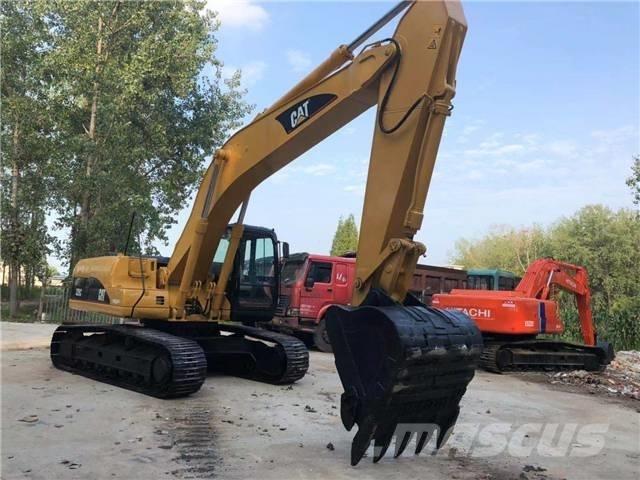 CAT 325C حفارات زحافة