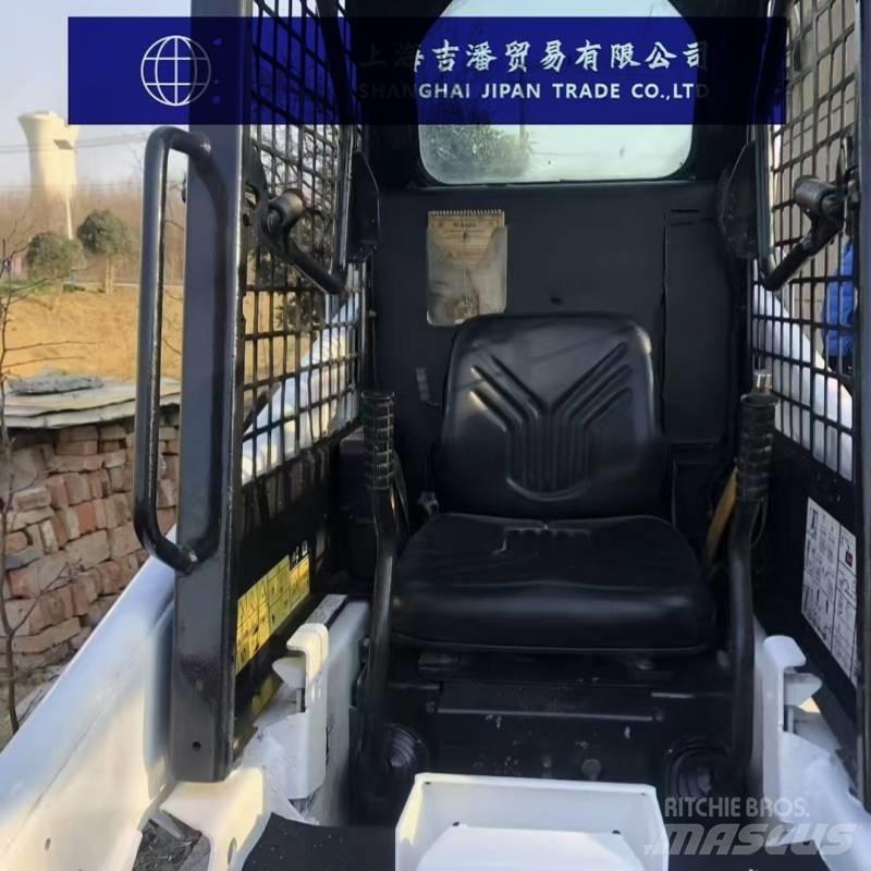 Bobcat S 70 لوادر انزلاقية التوجيه