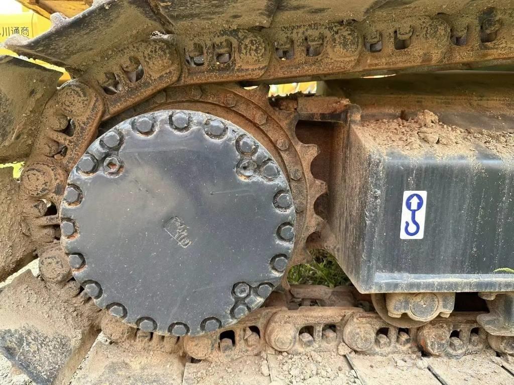Komatsu PC240-8 حفارات زحافة