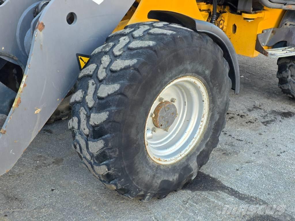 Volvo L 25 B لوادر بعجل