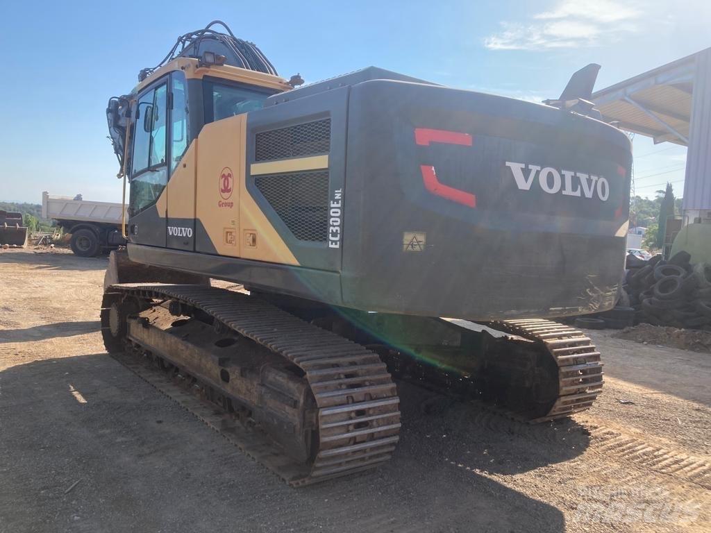 Volvo EC 300 E حفارات زحافة