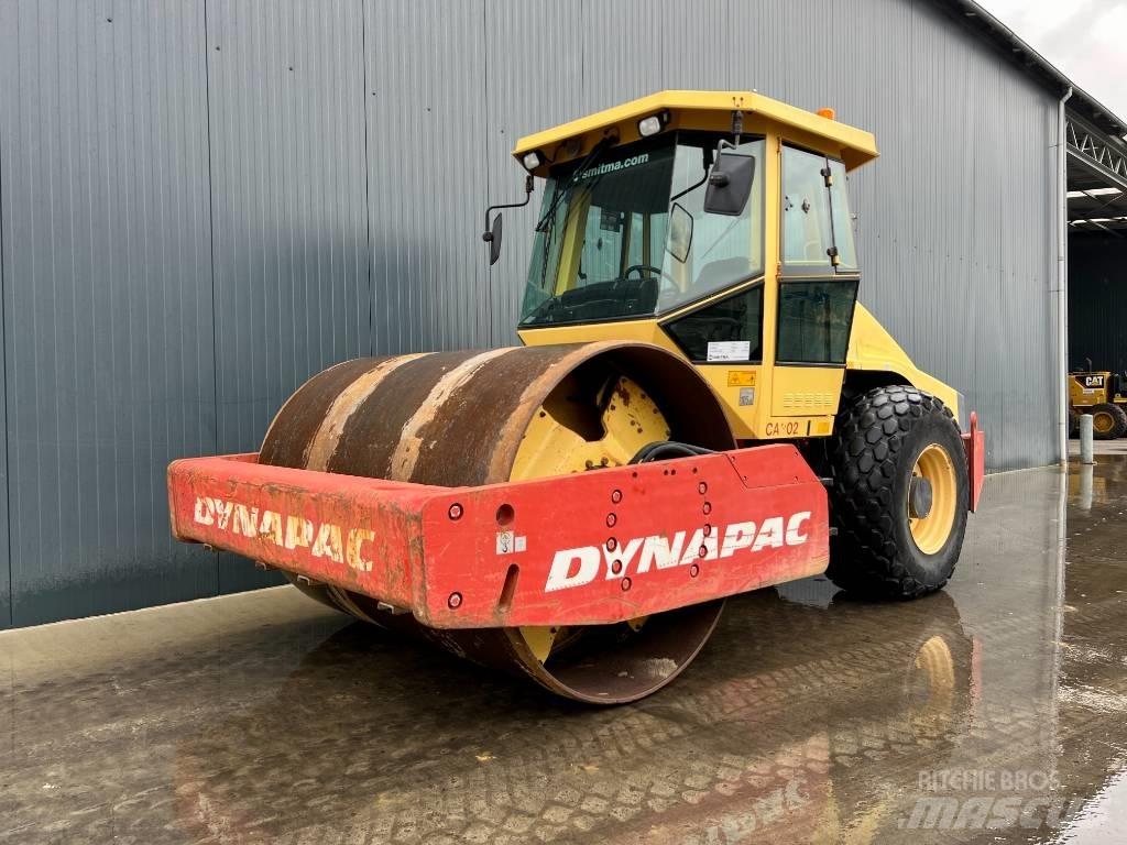 Dynapac CA302D مداحل أحادية الأسطوانة