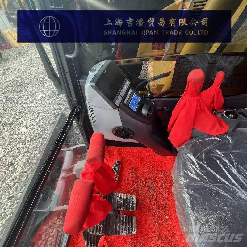 Komatsu PC 70 حفارات وسط 7 طن - 12 طن
