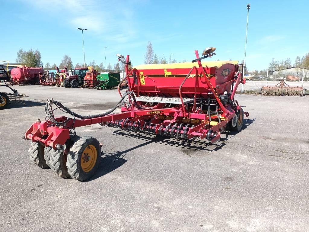 Väderstad Rapid300C مثاقيب مدمجة