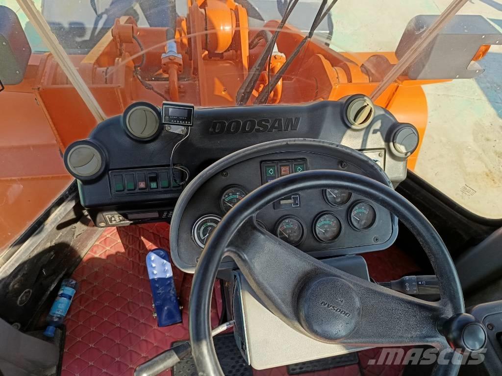 Doosan DL 505 لوادر بعجل