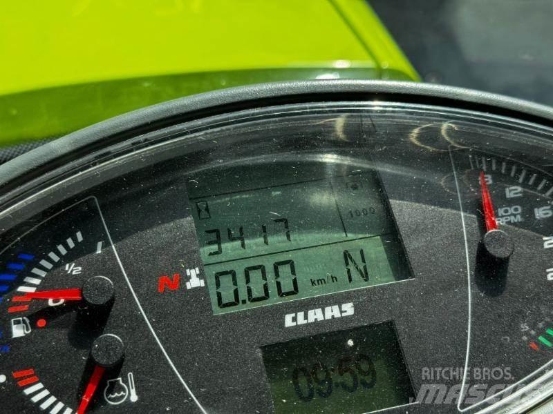 CLAAS AXION 830 الجرارات