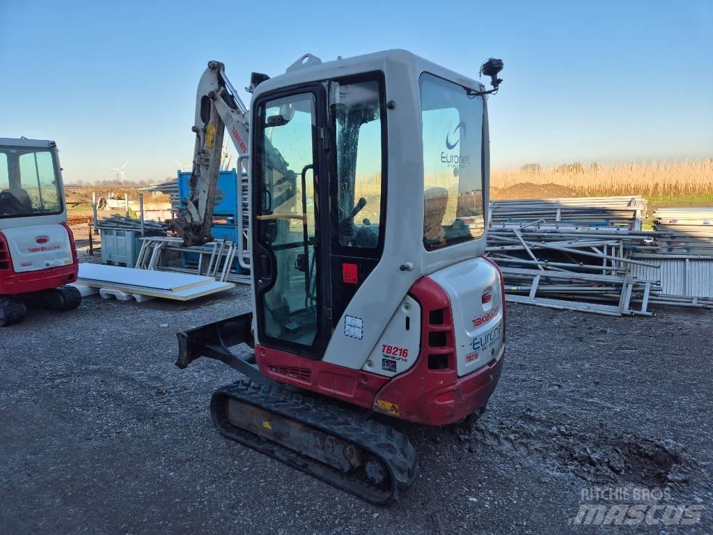 Takeuchi TB 216 حفارات صغيرة أقل من 7 طن (حفارات صغيرة)