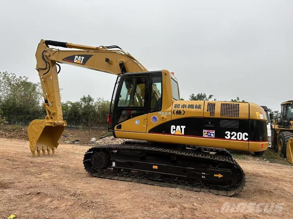 CAT 320C حفارات زحافة
