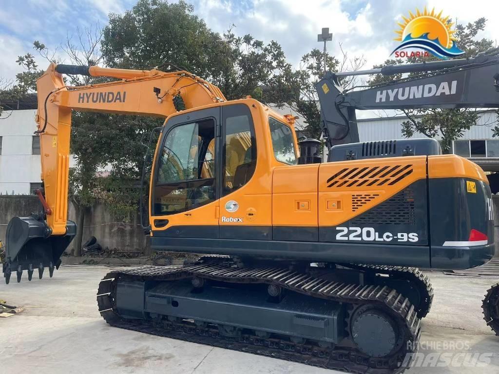 Hyundai R220LC-9S حفارات بعجل