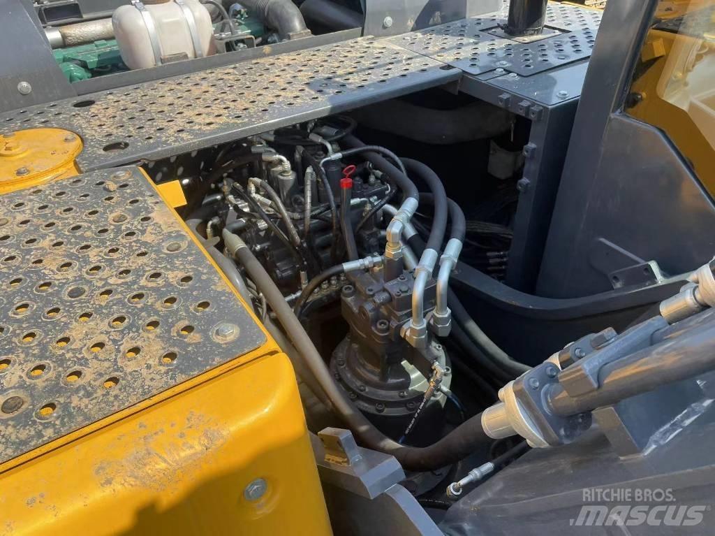 Volvo EC 220 حفارات زحافة