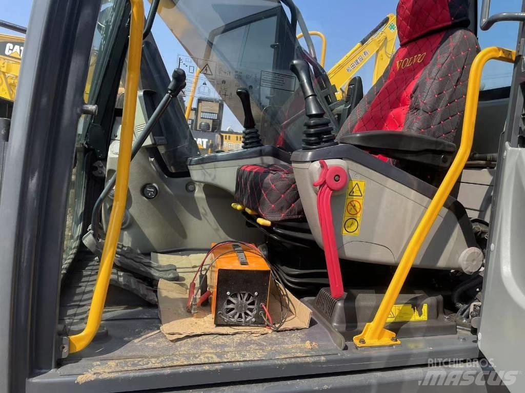Volvo EC 220 حفارات زحافة
