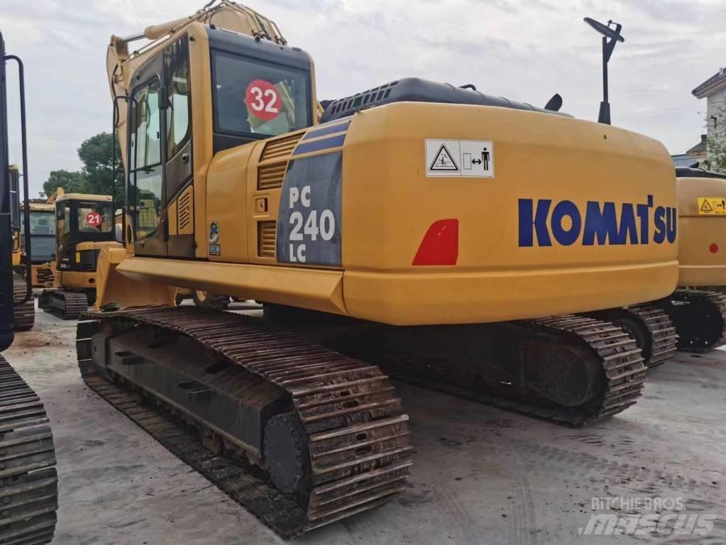 Komatsu PC 240-8 حفارات زحافة