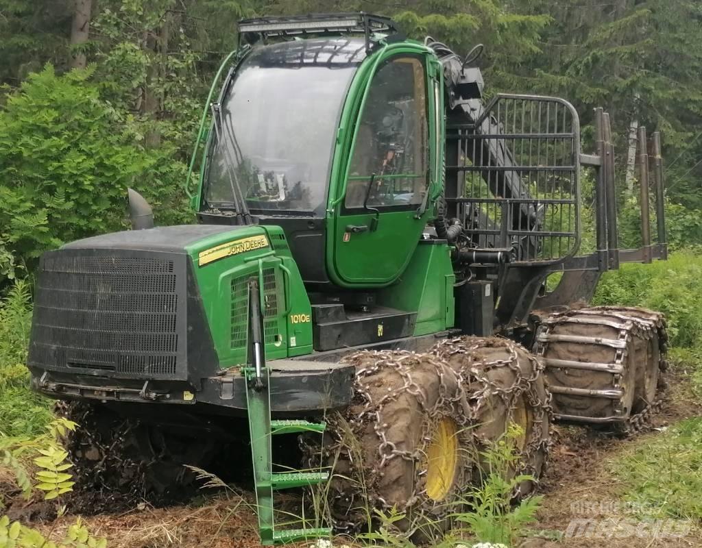 John Deere 1010 E شاحنات