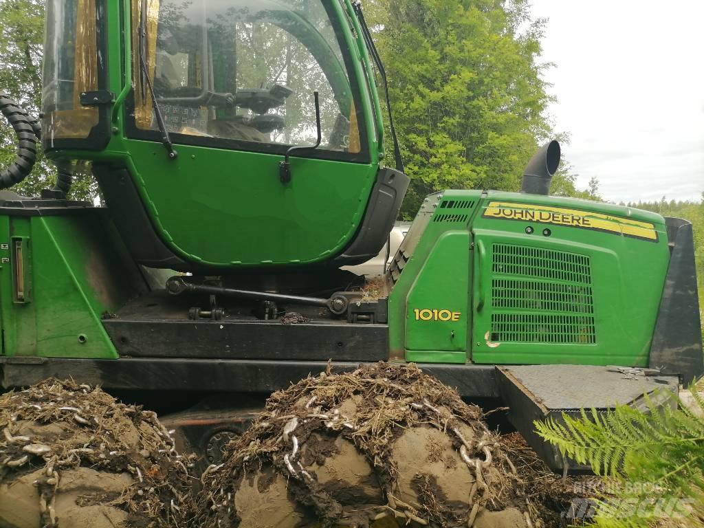 John Deere 1010 E شاحنات