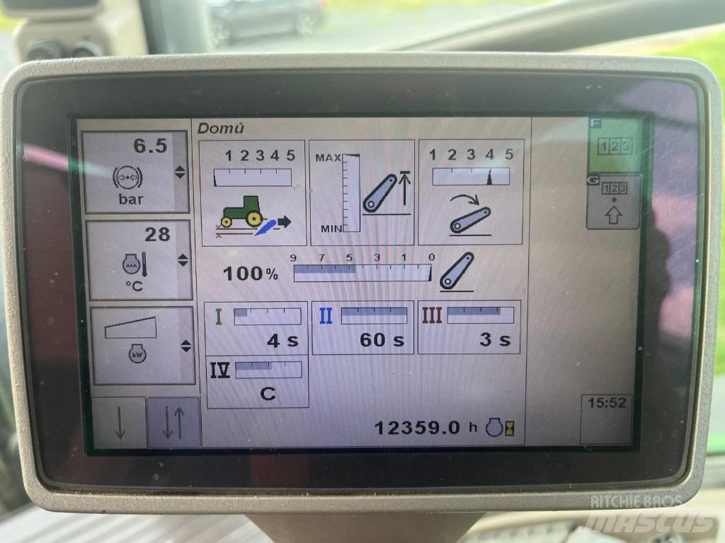 John Deere 8320 R الجرارات