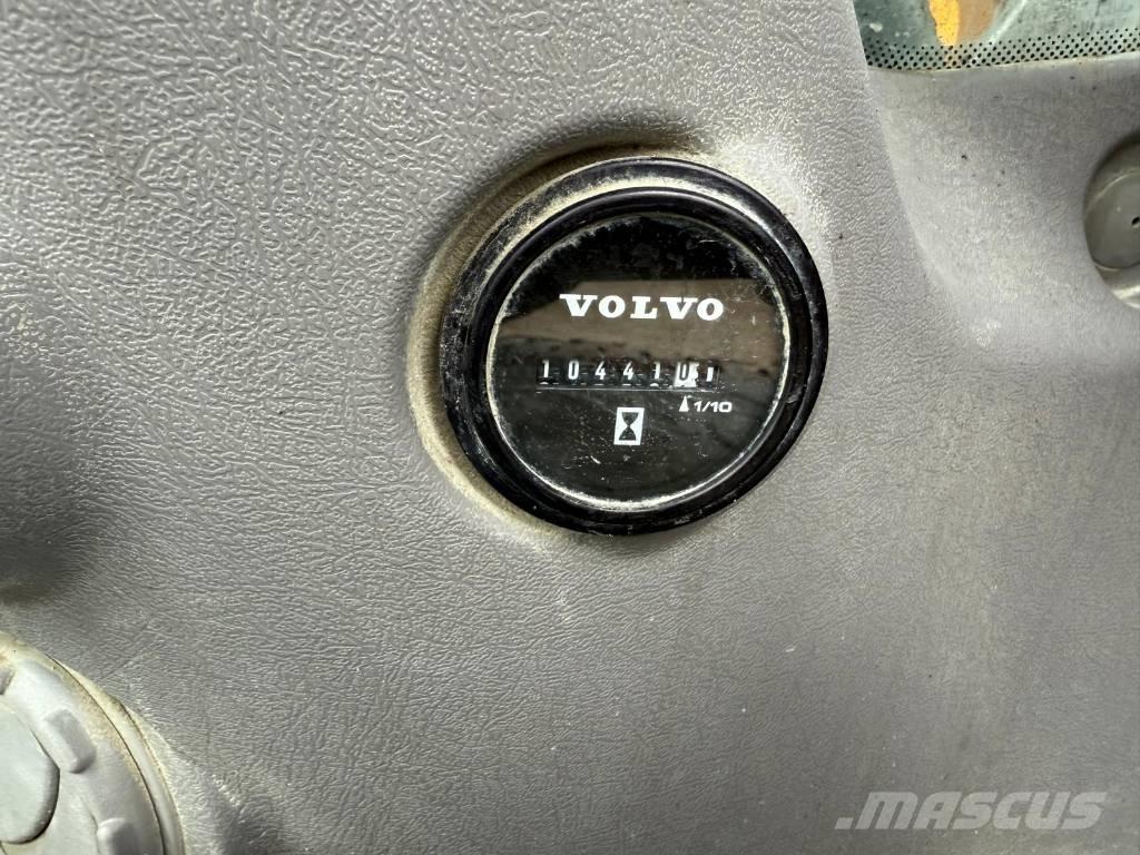 Volvo EC 480 E L حفارات زحافة
