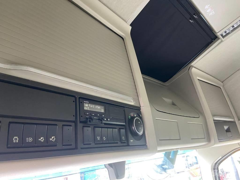 Volvo FH 13 شاحنات بمقصورة وهيكل