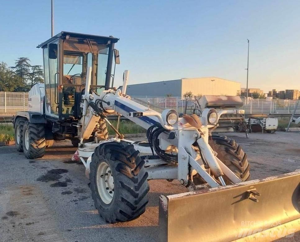 O&K F106.6A معدات تمهيد الطرق