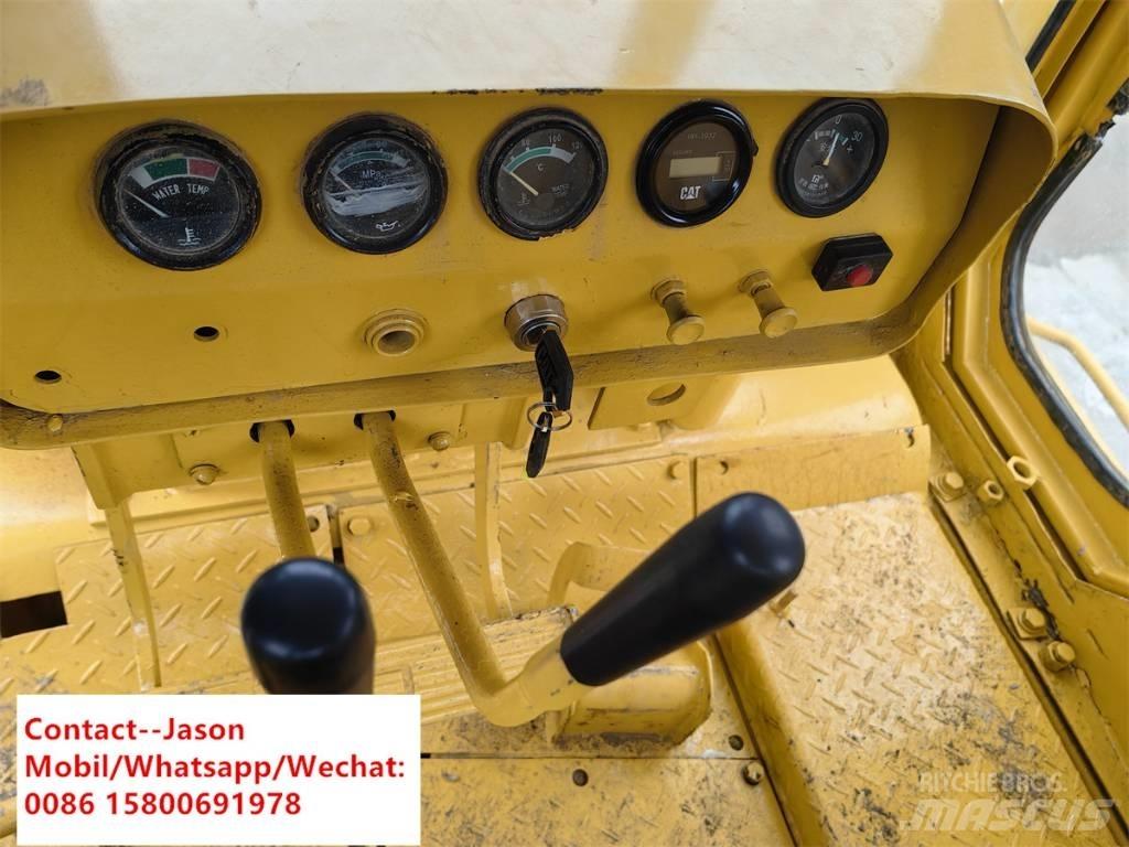 CAT D 7 G بلدوزرات مجنزرة