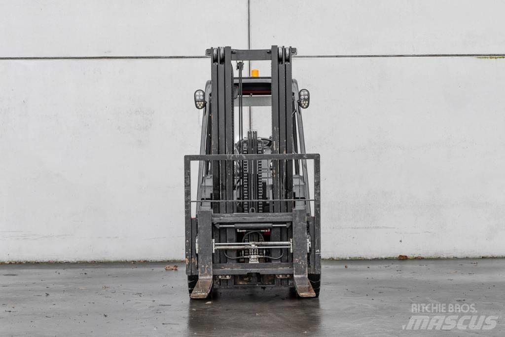 Manitou MI 35 D شاحنات الديزل