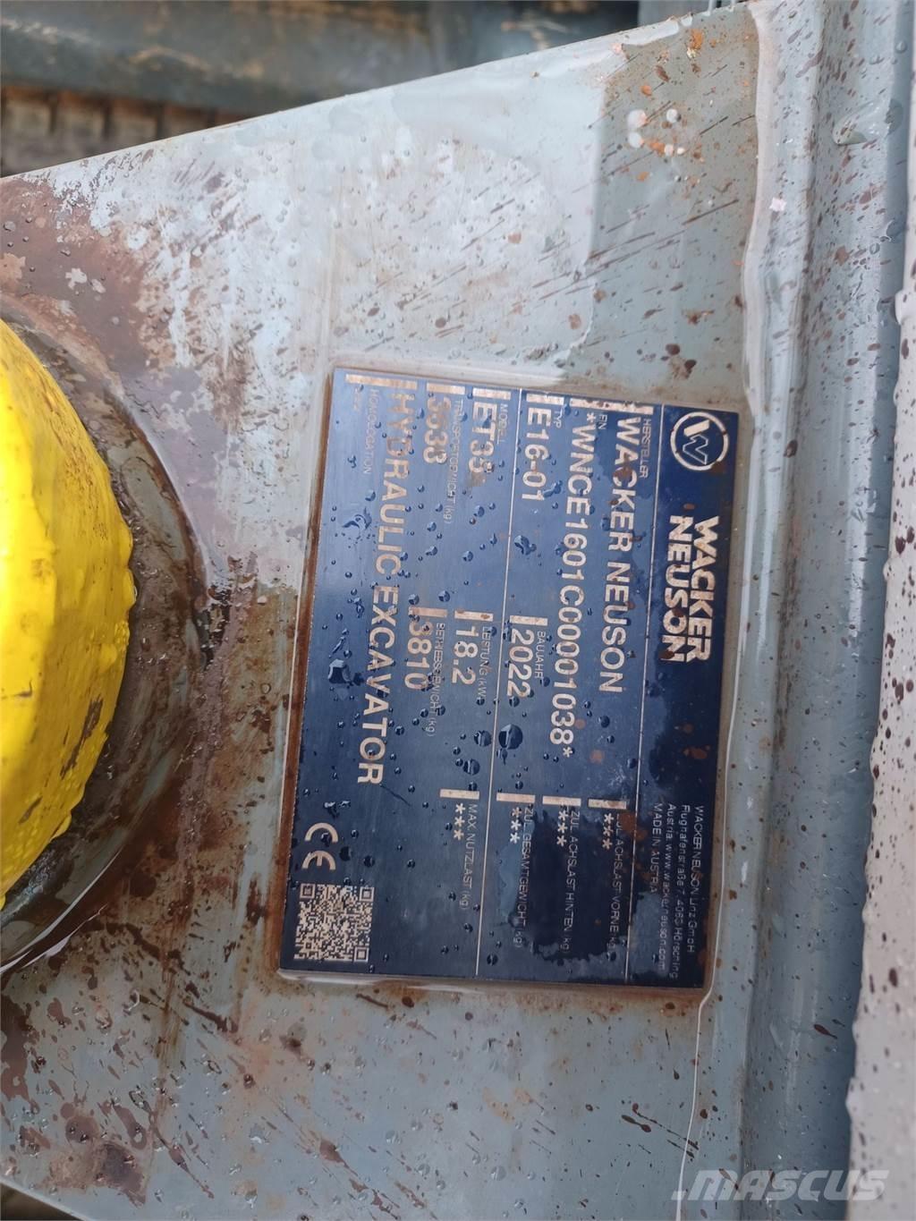 Wacker Neuson ET35 حفارات زحافة