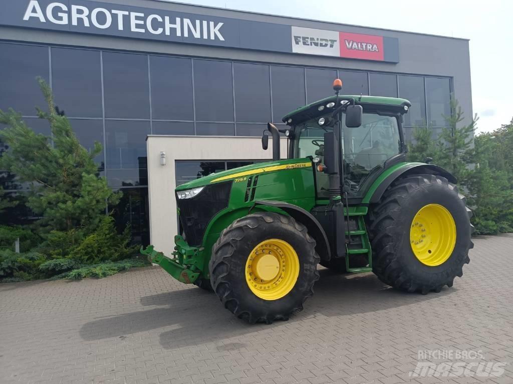John Deere 7215 R الجرارات