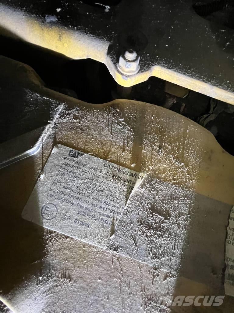 CAT D6T LGP بلدوزرات مجنزرة