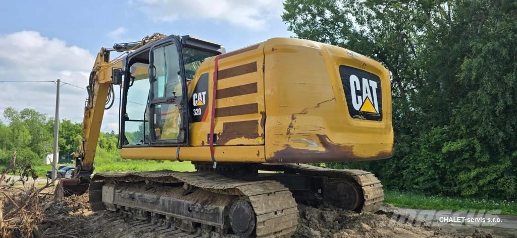 CAT 320 حفارات زحافة