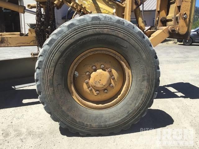 CAT 140 G معدات تمهيد الطرق
